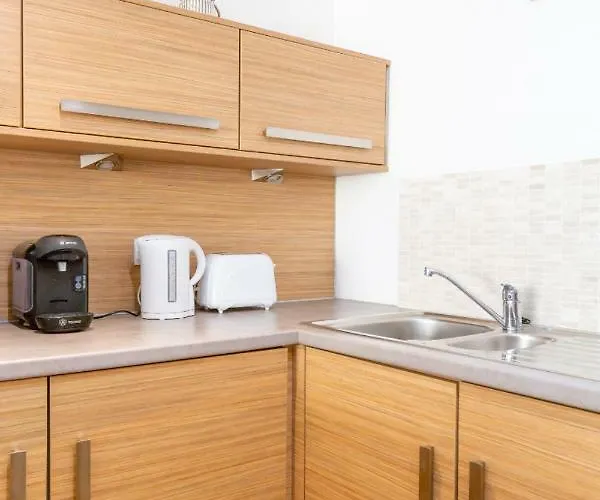 Cosy In Quiet City-centre With Car Park