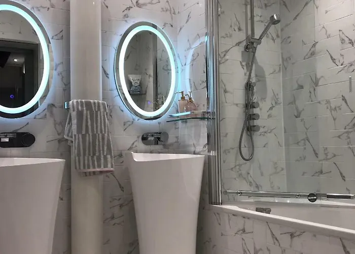 2 Bed Chic In Centre Appartement *