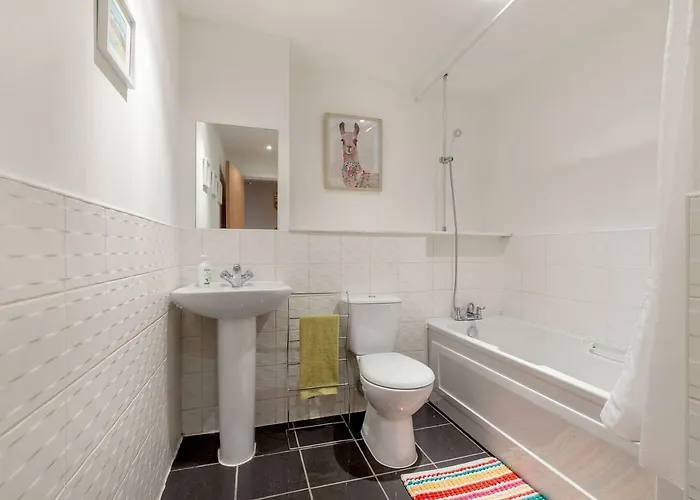 Διαμέρισμα Modern Riverfront Apt. 10 Mins From Hydro/secc