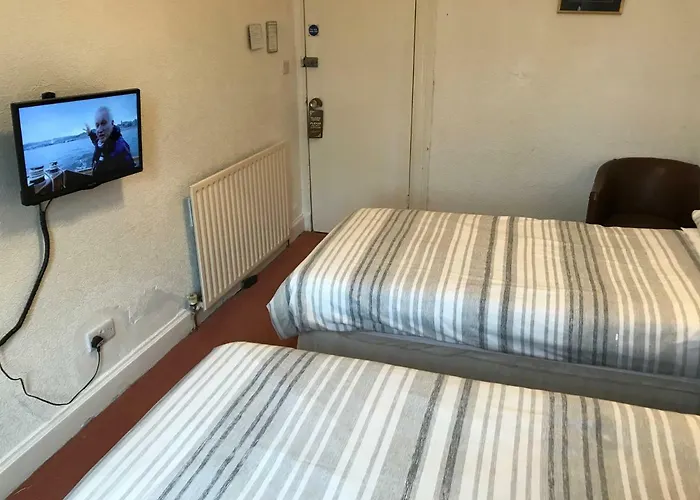 Πανσιόν Glades House 4*