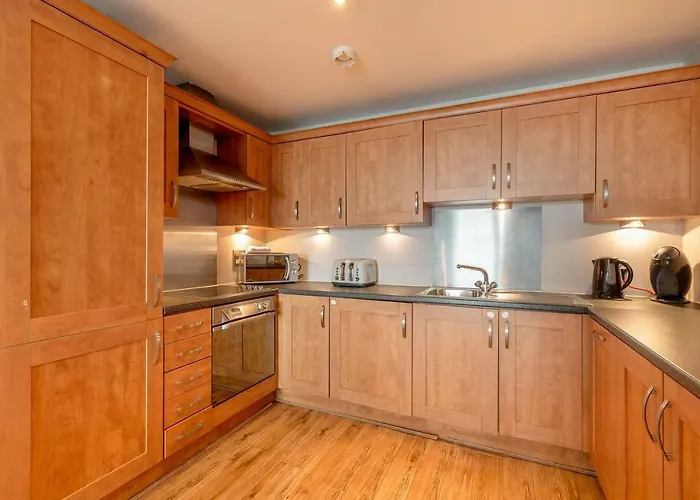 Modern Riverfront Apt. 10 Mins From Hydro/secc *