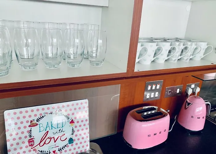 Centre - The Penthouse With Riverviews -