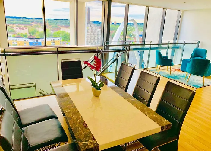 Centre - The Penthouse With Riverviews - Διαμέρισμα *