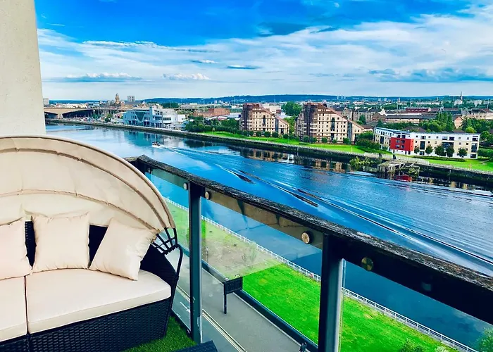 Appartamento Centre - The Penthouse With Riverviews - *