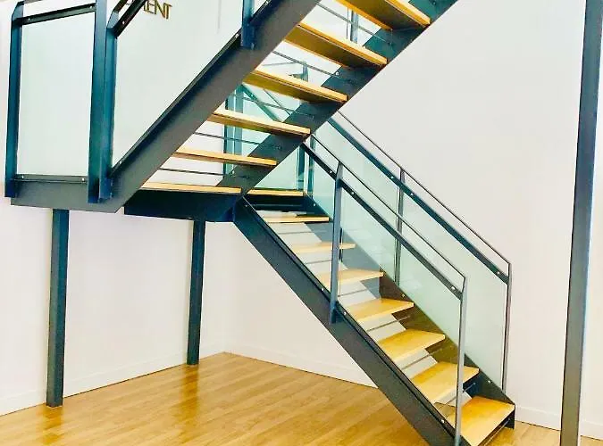 Centre - The Penthouse With Riverviews - Διαμέρισμα *