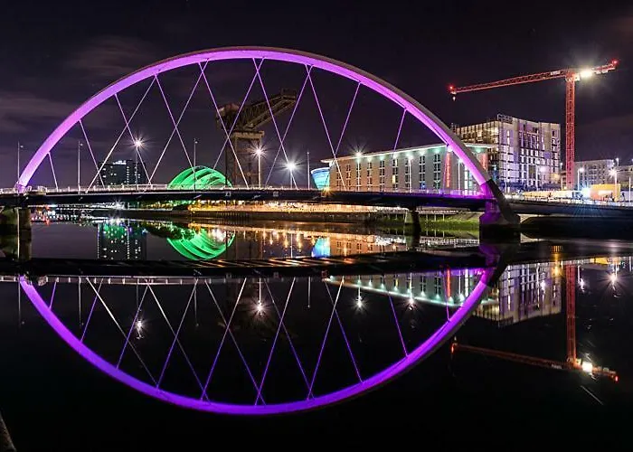 Centre - The Penthouse With Riverviews - Διαμέρισμα