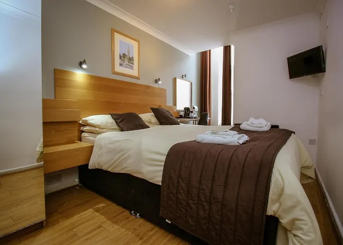 Charing Cross Hotel 3*