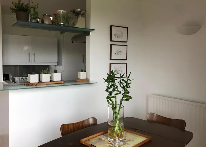 Glasgow City Single Room In Homestay With Balcony & Parking *