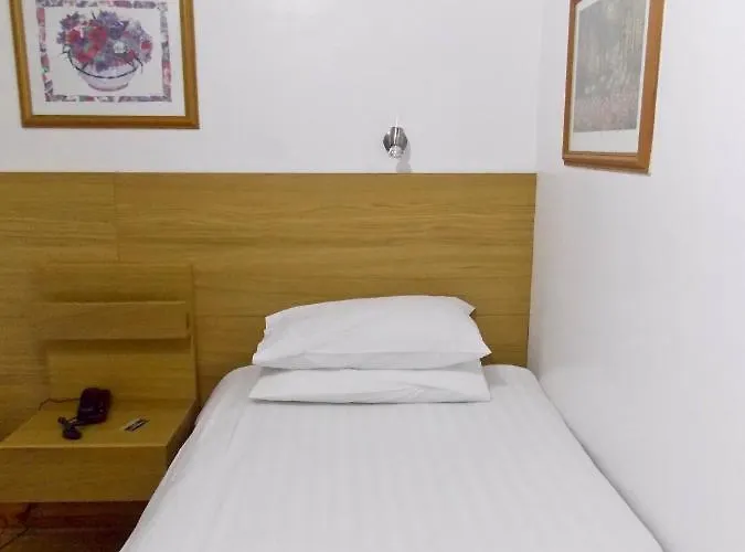 מלון Victorian House