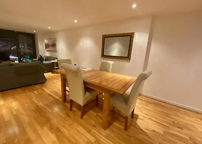 The Heights - River And City View グラスゴー