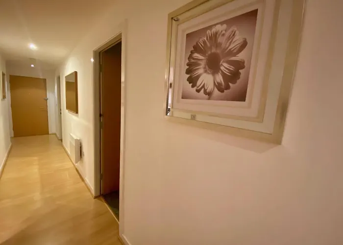 The Heights - River And City View Apartman *