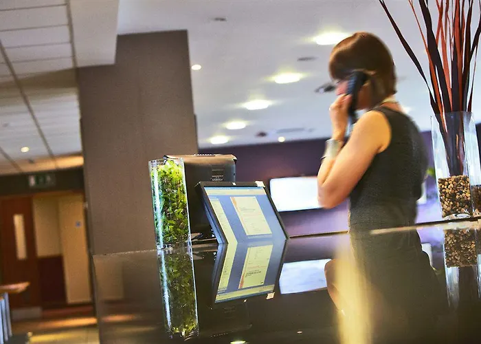 Premier Braehead Hotel 3*