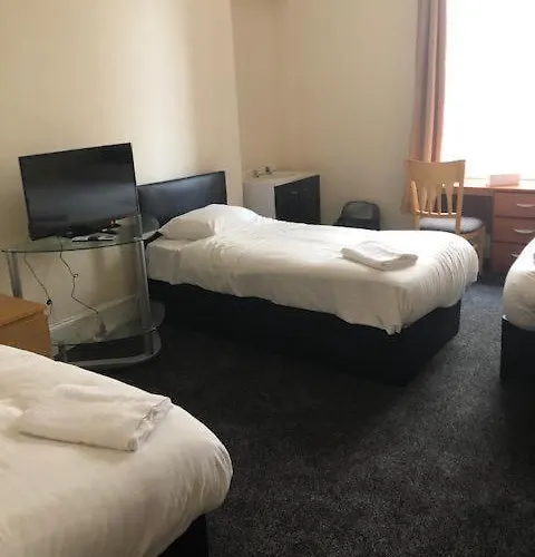 Renfrew At Centre Bed & Breakfast *