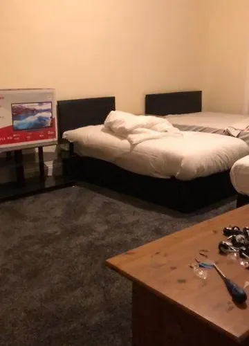 Renfrew At Centre Bed & Breakfast