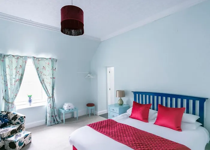 Oyo Lochinvar Glasgow