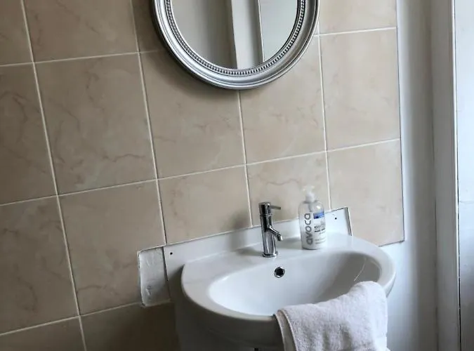 Bed & Breakfast Renfrew At Centre *