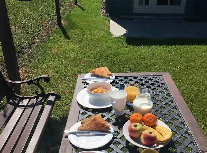 Lodge Auchenlea Glasgow