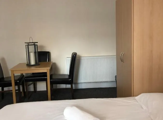 Renfrew At Centre * Glasgow