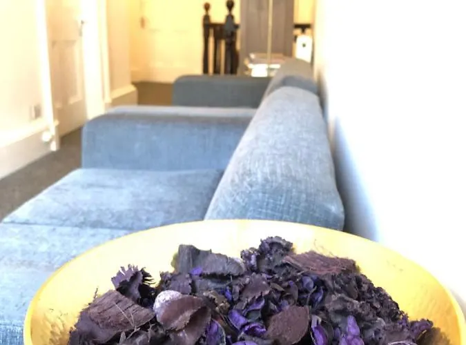 Renfrew At Centre Glasgow