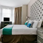 Oyo The Ivory 2* Glasgow