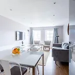Stunning 2 Bed Merchant With Residents Parking Glasgow