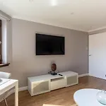 Stunning 1 Bed Merchant With Parking Appartement