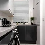 Cheerful 2 Bedroom Homely Apartment, Sleeps 4 Guest Comfy, 1x Double Bed, 2x Single Beds, Free Parking, Free Wifi, Suitable For Business, Leisure Guest, Contractors, Qe Hospital, Glasgow, Near Airport & Centre, Perfect For Common Wealth Games 20 アパート *