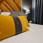 Metro 4*