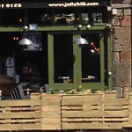 纽荷尔酒店 公寓 *
