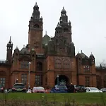 Fabulous Location, One Bedroom West End Flat, Just Off Byres Rd, Close To Sec & Hydro * Glasgow