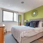 דירה Secc Hydro Executive 7 *