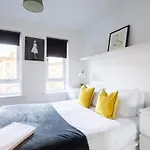 St Vincent Apartman *