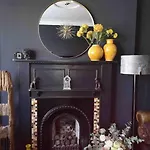 Traditional Close To Centre & Hampden * Glasgow