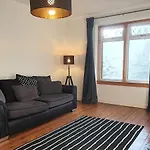 Large 3 Bed West End Free Parking & Electric Vehicle Point Lejlighed *