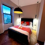 Stunning 1 Bed In West End Apartamento *