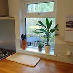Dreamwood Cottage, Loch Lomond, Luxury Apartment. * Glasgow
