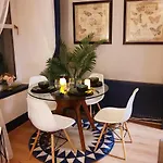 Cosy 3 Bedroom Flat In Centre *