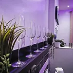 Διαμέρισμα 3 Bed In The Heart Of Westend Of