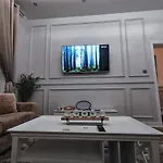 3 Bed In The Heart Of Westend Of Διαμέρισμα