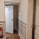 3 Bed In The Heart Of Westend Of