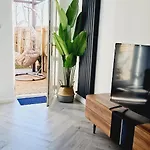 Beautiful 2bed House With Garden, Walking Distance To Town - Free Parking Apartamento *