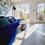 Apartamento Beautiful 2bed House With Garden, Walking Distance To Town - Free Parking