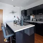 The Spires Serviced * גלאזגו