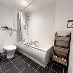 Secc&hydro Beautiful 2br With Free Parking