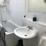 Apex Fox Street With Free Parking Апартаменты *
