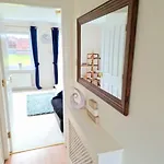 Homely Three Bed In בית נופש גלאזגו