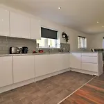 Signature - Railway House 5 Bed *