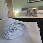 Signature - Railway House 5 Bed Appartement Glasgow