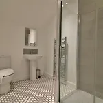 Apartman Signature - Railway House 5 Bed