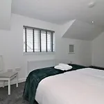 Signature - Railway House 5 Bed Appartement *